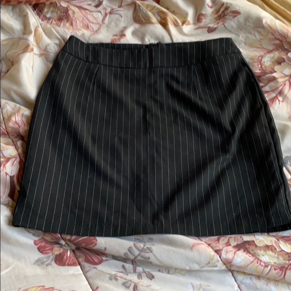 Forever 21 black striped skirt